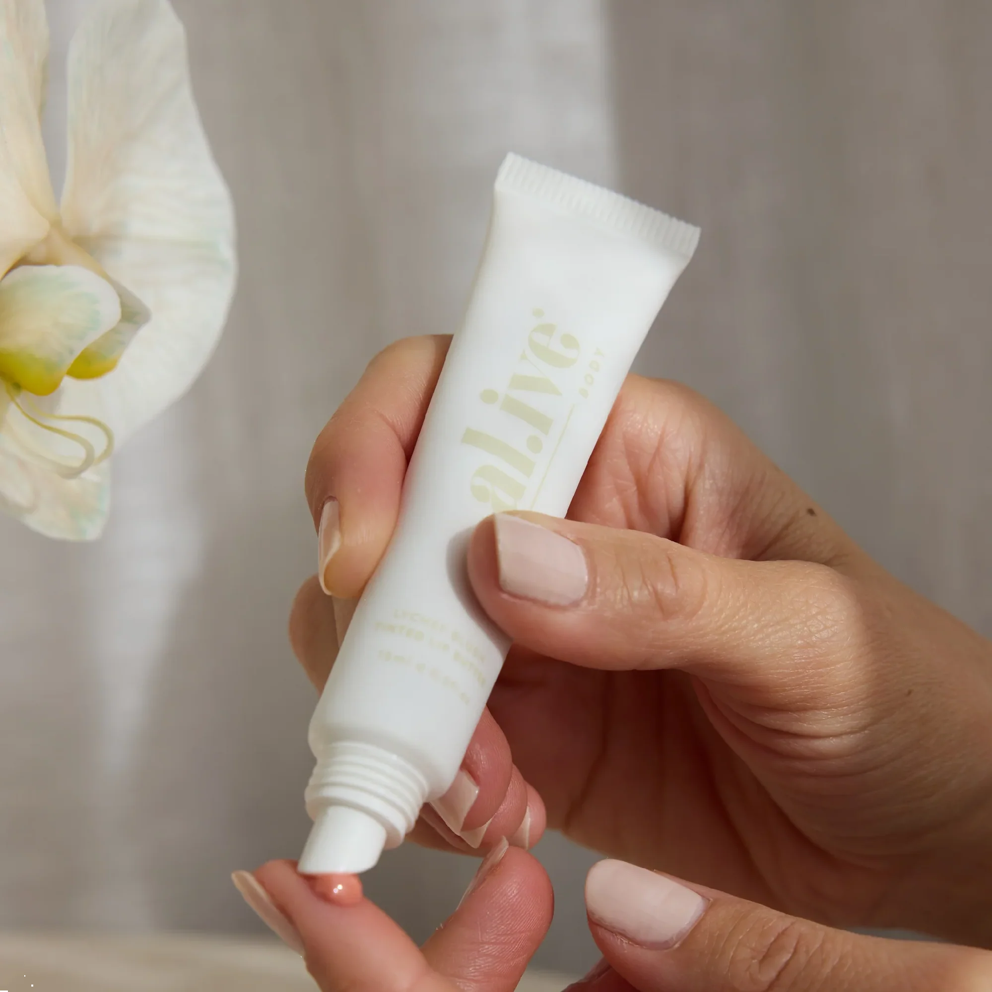 AL.IVE BODY - TINTED LIP BUTTER | LYCHEE BLUSH - Image 4