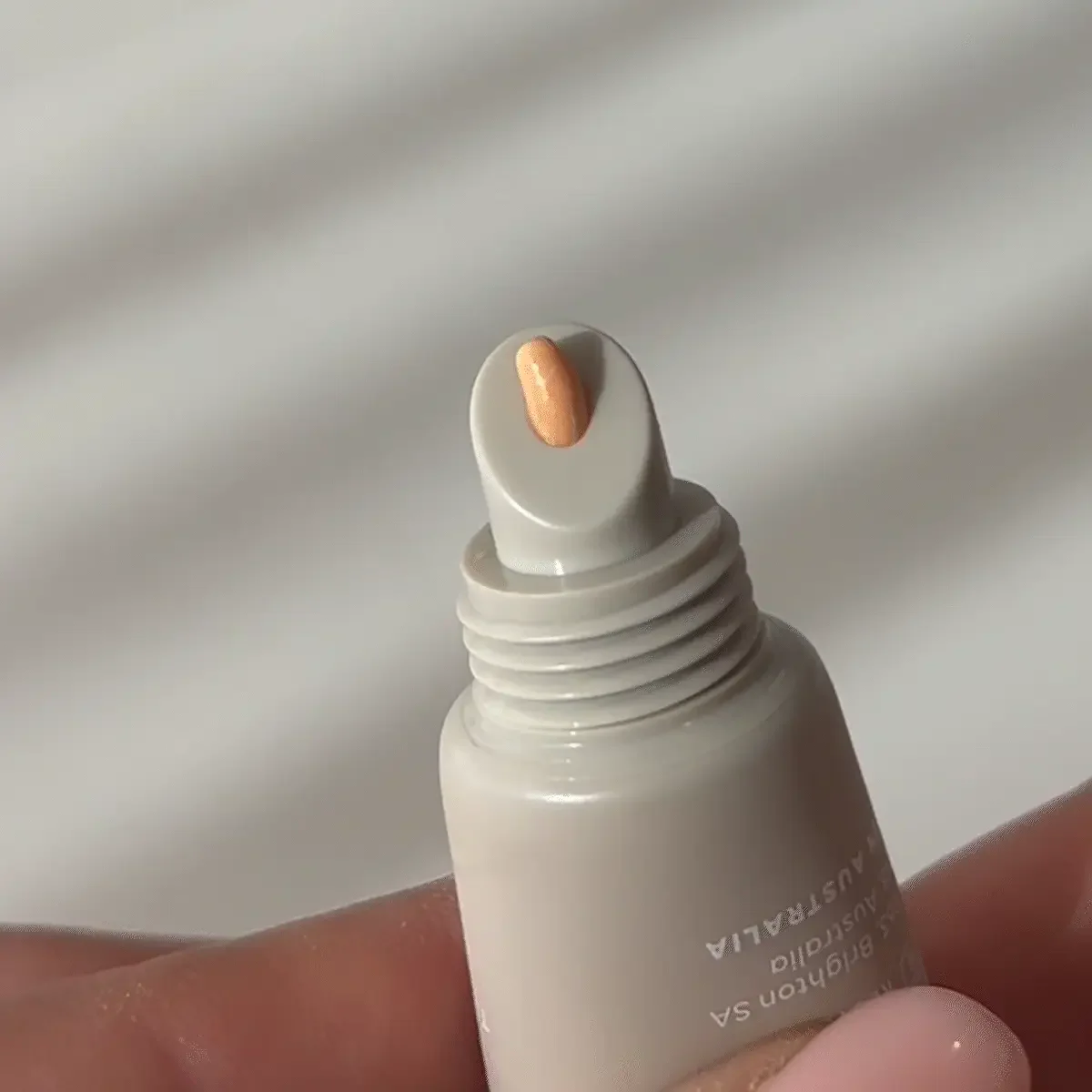 AL.IVE BODY - TINTED LIP BUTTER | NUDE COCONUT - Image 5