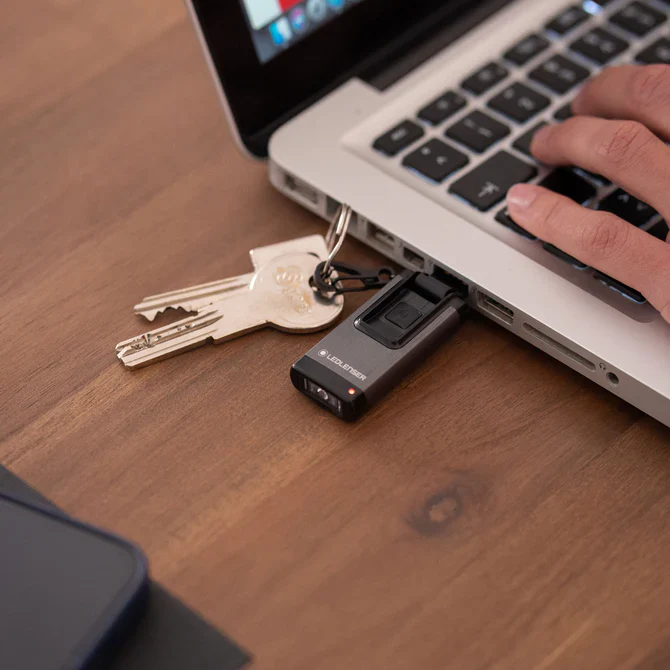 LEDLENSER - K4R KEYCHAIN LIGHT | ROSE GOLD - Image 5