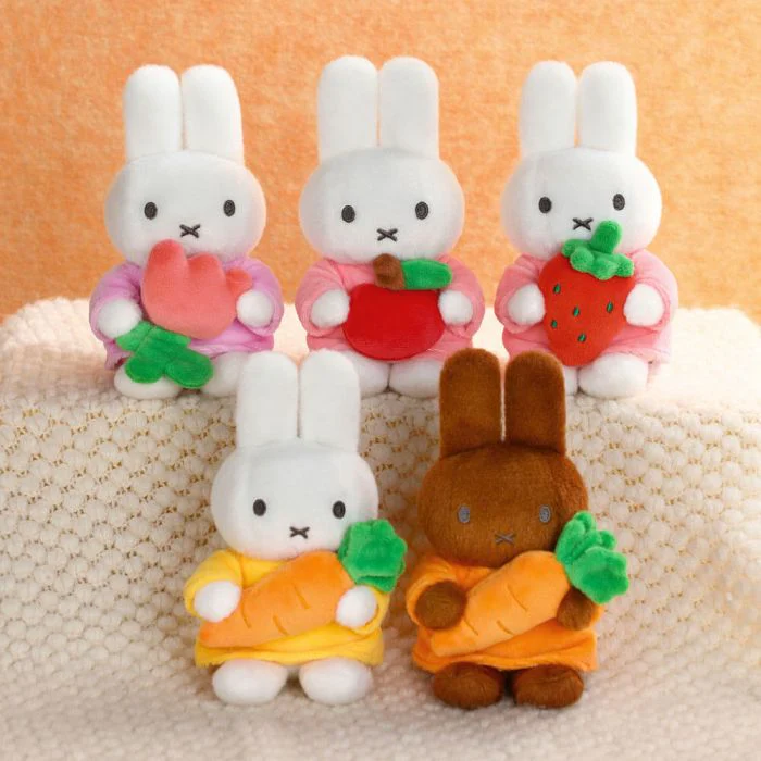 MIFFY - KEYRING: MELANIE WITH CARROT - Image 4
