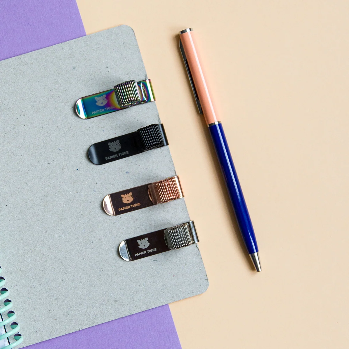 PAPIER TIGRE - PEN HOLDER/CLIP | IRIDESCENT - Image 2