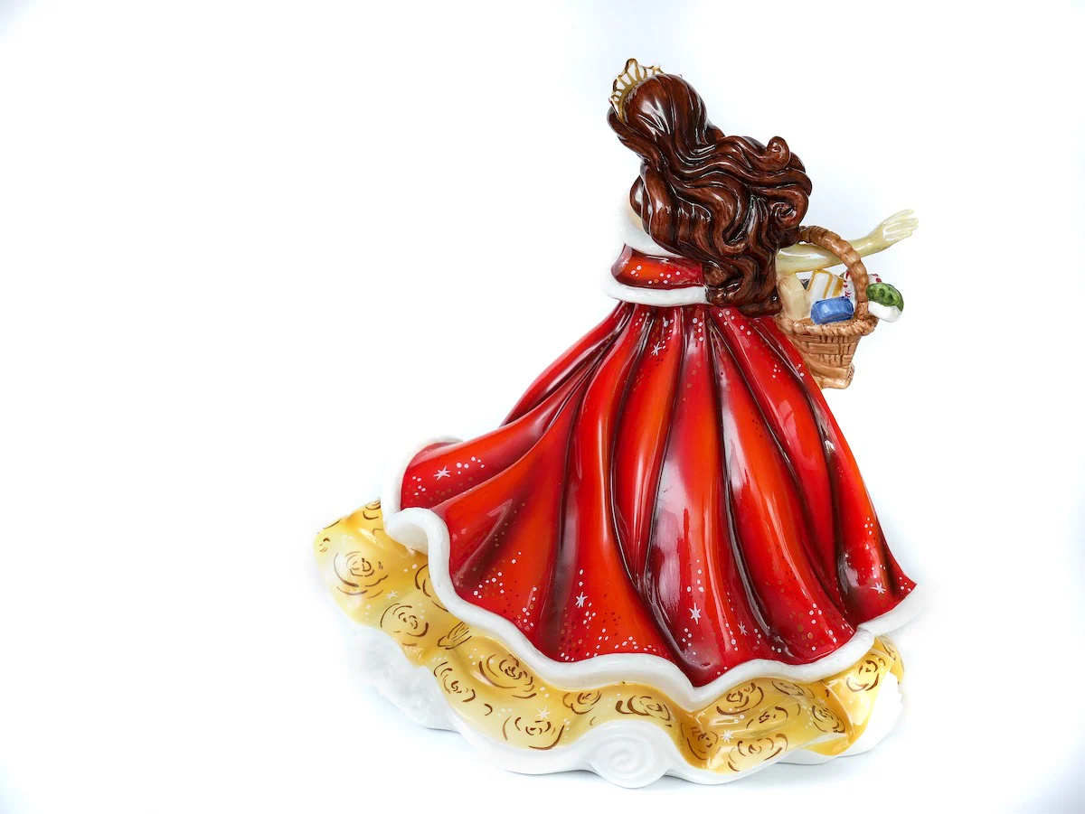 THE ENGLISH LADIES CO - DISNEY PRINCESS | BEAUTY & THE BEAST | WINTER BELLE | STATUETTE - Image 3